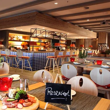 Lindner Frankfurt Hochst מלון *