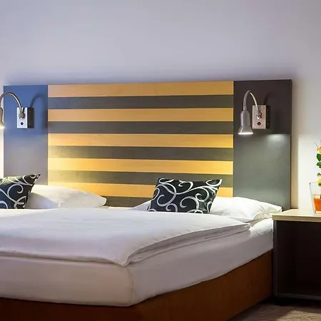 Lindner Frankfurt Hochst * フランクフルト